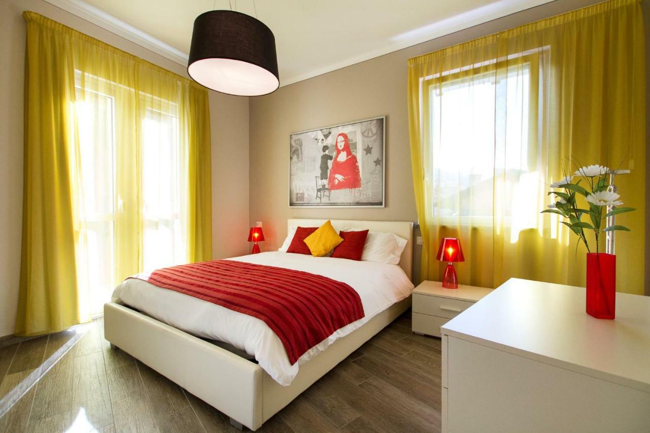 New La Lombarda City Center 2 Apartment สเตรซา ภายนอก รูปภาพ