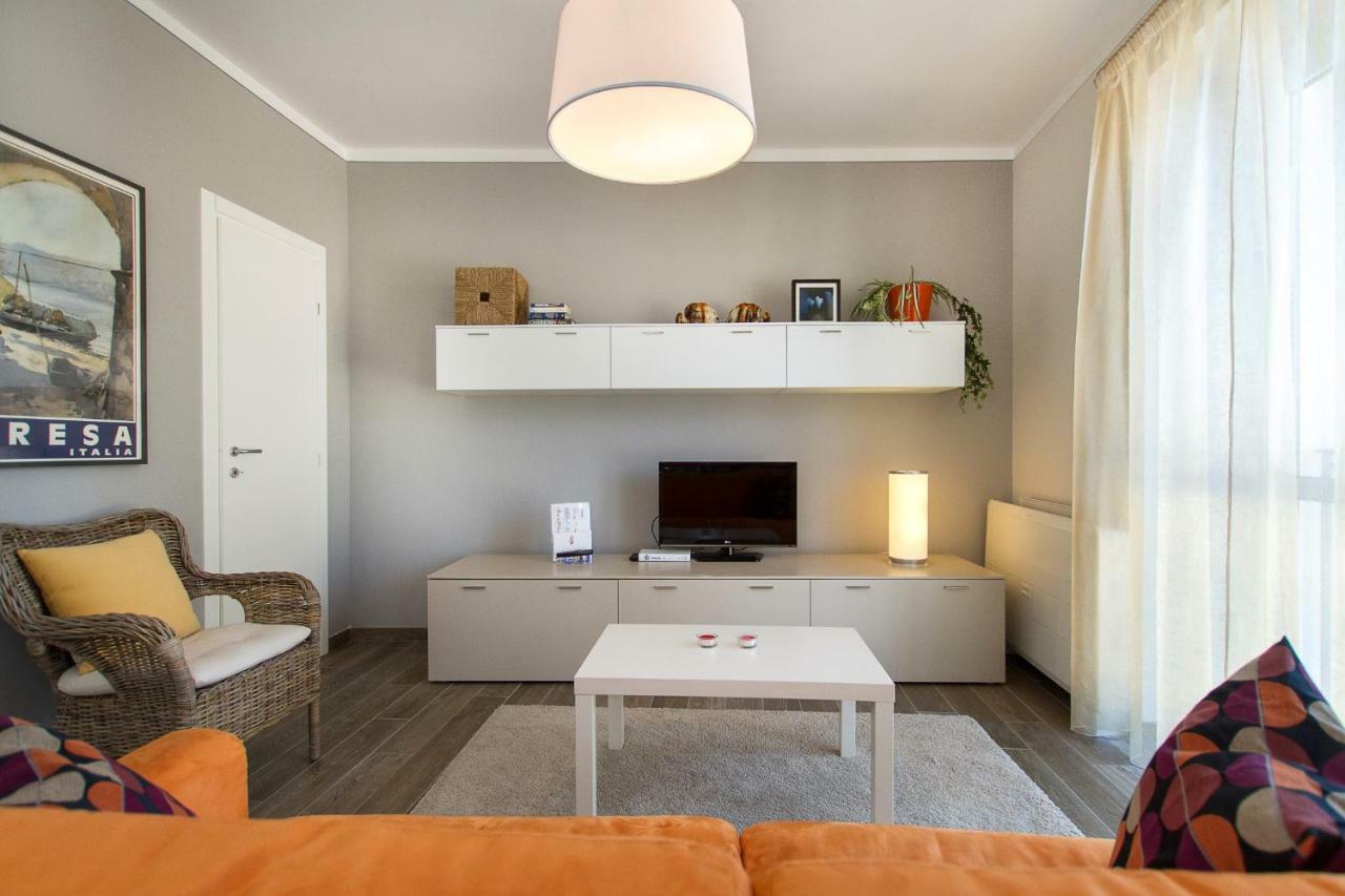 New La Lombarda City Center 2 Apartment สเตรซา ภายนอก รูปภาพ